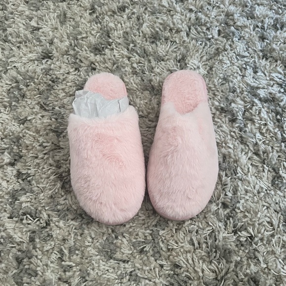 Bamboo pink fuzzy slippers - Picture 1 of 4